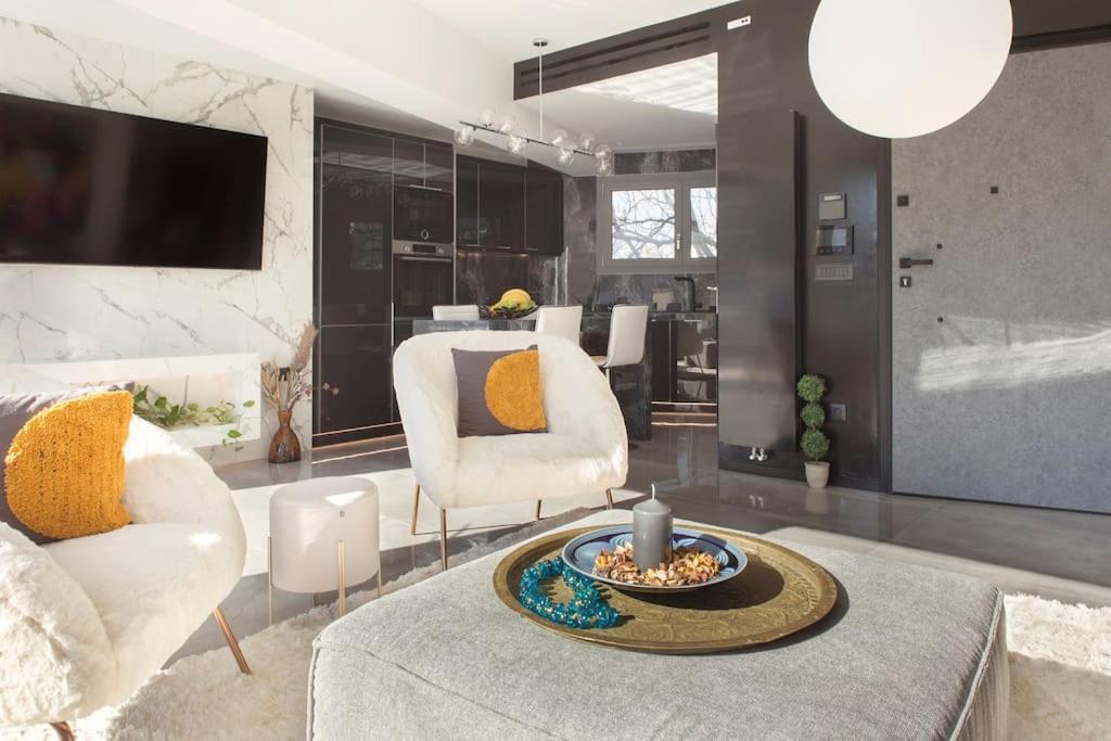 Luxury Acropolis View Apartment-Living Stone Black Pearl Афины Экстерьер фото