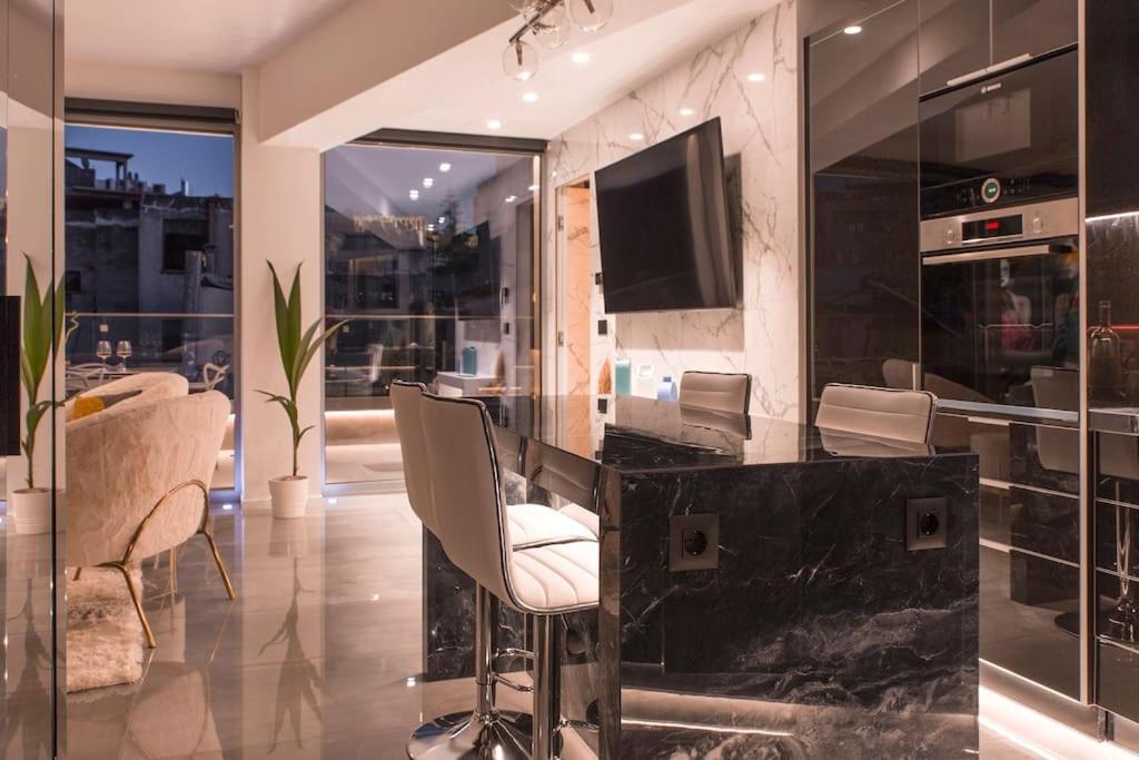 Luxury Acropolis View Apartment-Living Stone Black Pearl Афины Экстерьер фото